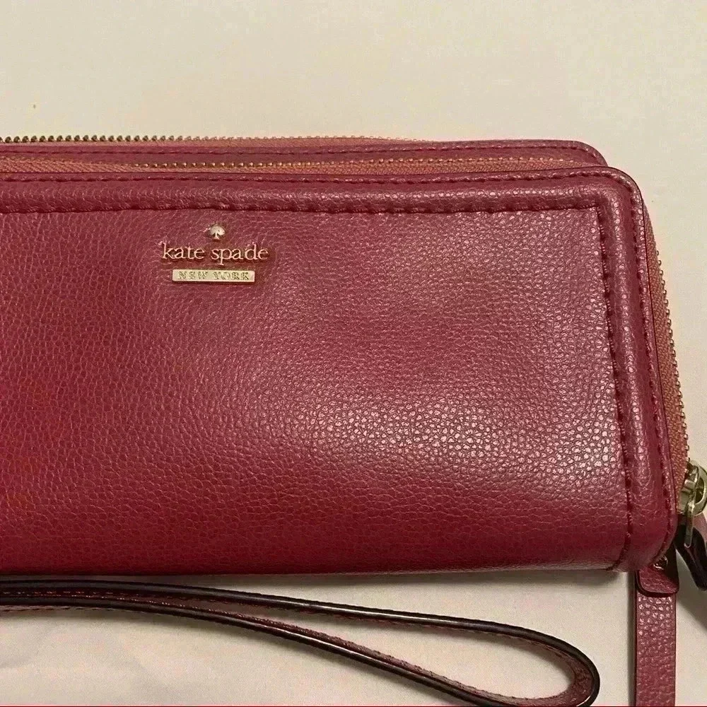 Kate Spade Wallet With Wristlet